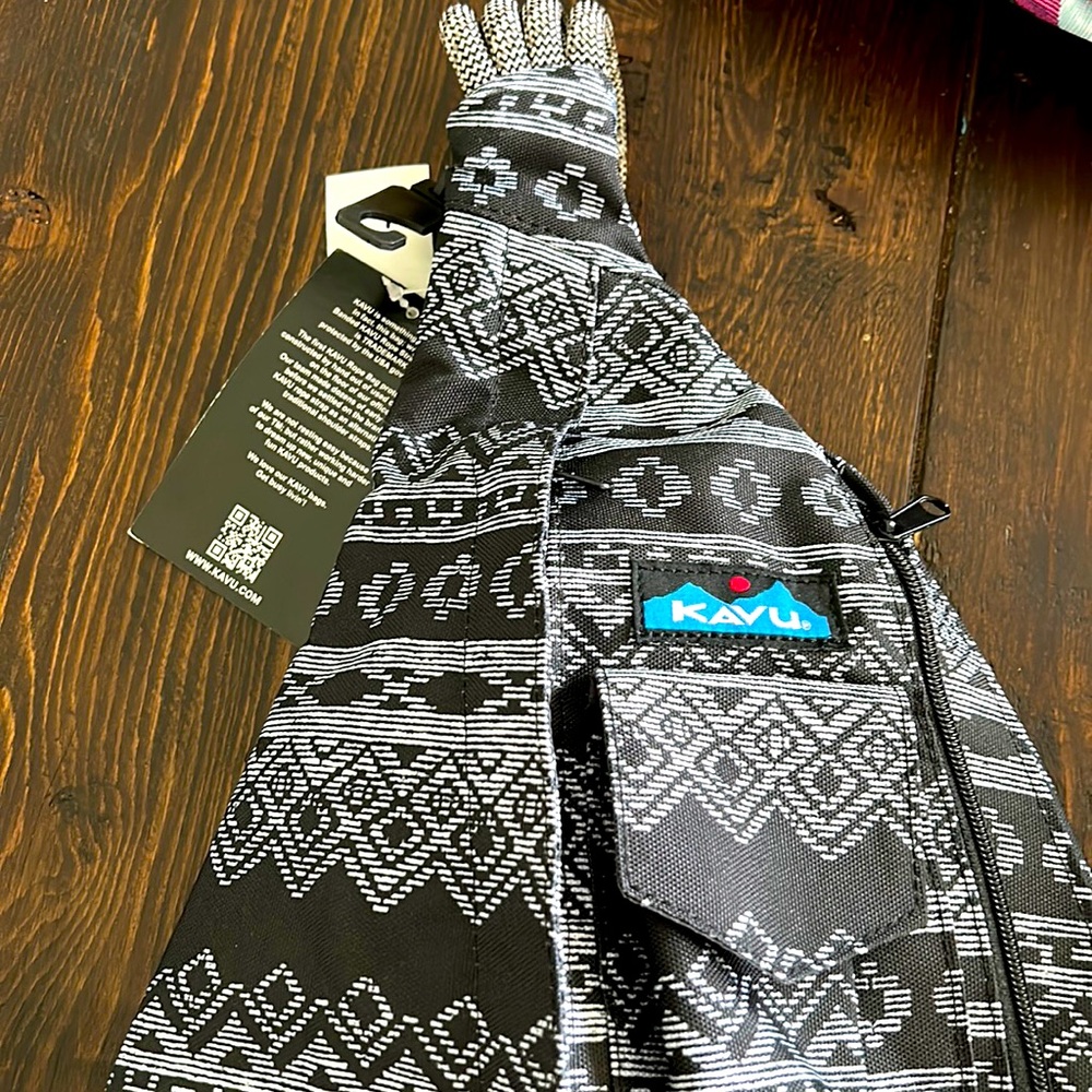 Kavu crossbody bag. Black/white pattern limited edition print. NWT.